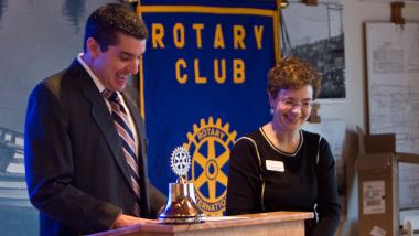 Russell Saimons thanks a speaker at a meeting of the Rotary Club of Lake Union Neighborhood (Seattle), Washington, USA.