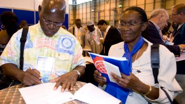 Rotarians register for the Rotary International Convention.